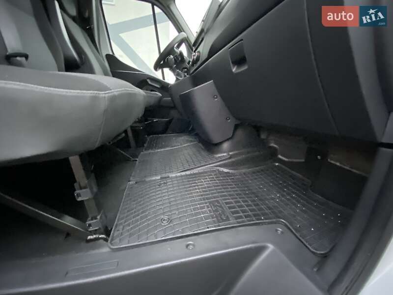 Грузовой фургон Renault Master 2022 в Киеве