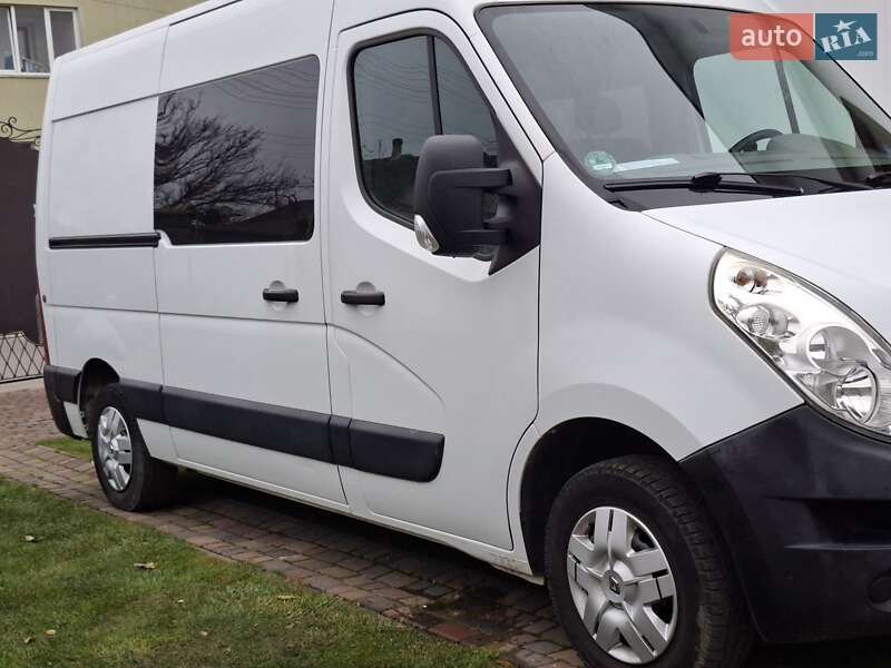 Грузовой фургон Renault Master 2012 в Ровно