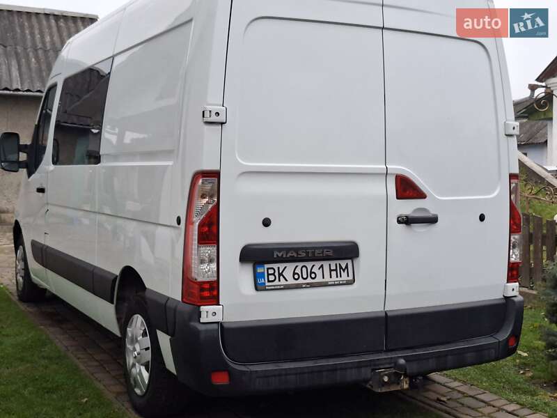 Грузовой фургон Renault Master 2012 в Ровно
