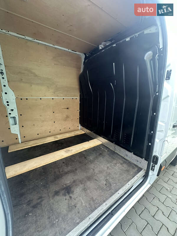 Вантажний фургон Renault Master 2023 в Чернівцях