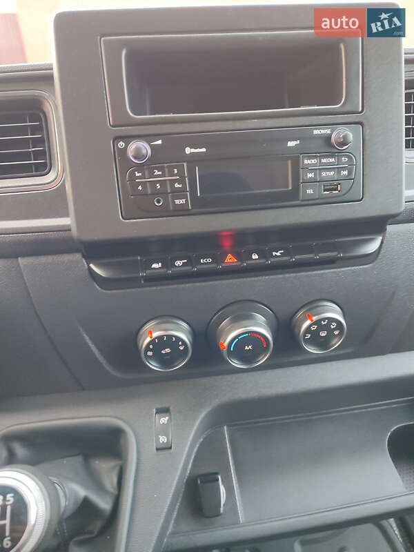 Вантажний фургон Renault Master 2021 в Луцьку