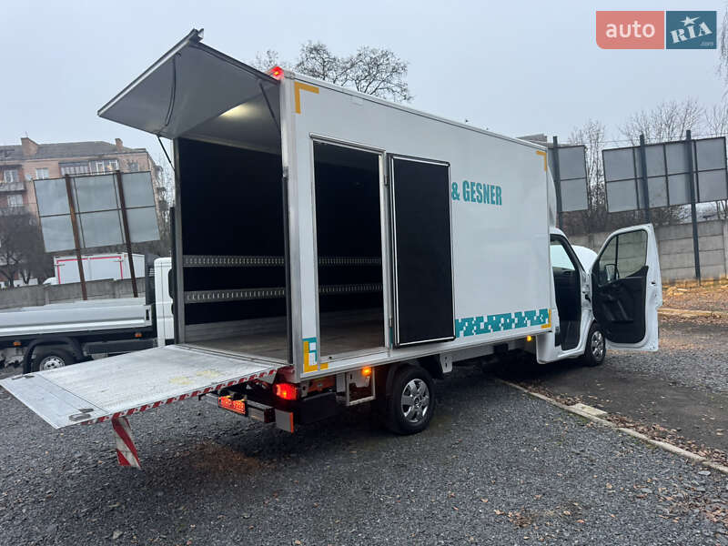 Вантажний фургон Renault Master 2022 в Рівному