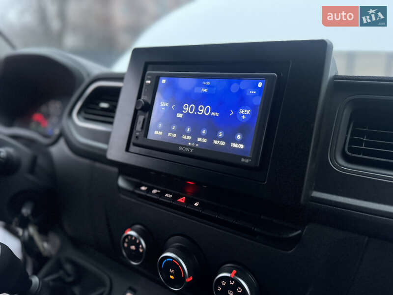 Вантажний фургон Renault Master 2022 в Рівному