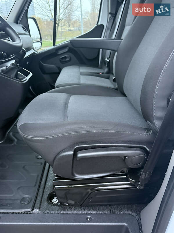 Вантажний фургон Renault Master 2022 в Києві