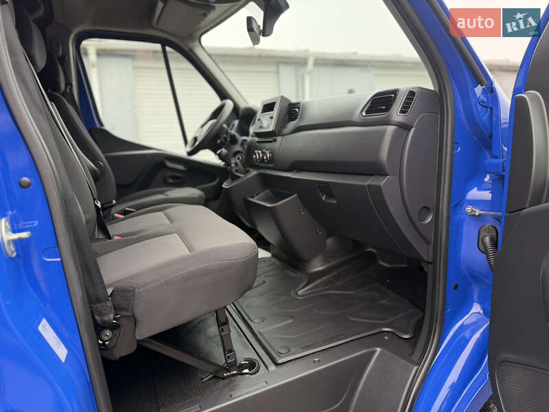 Вантажний фургон Renault Master 2022 в Дубні