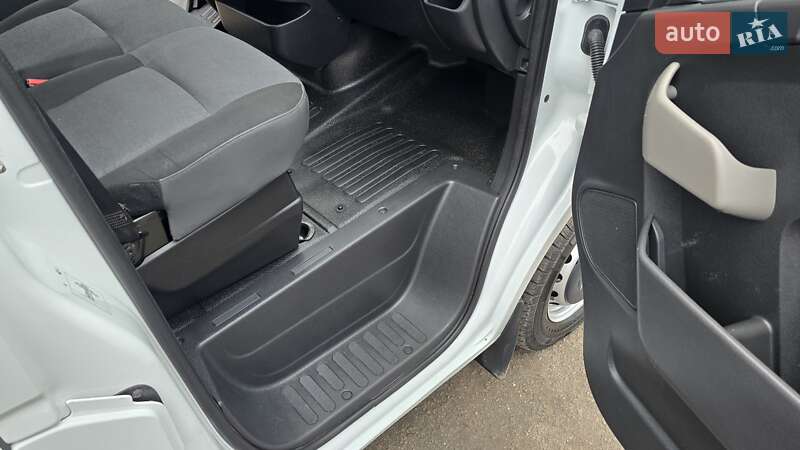 Вантажний фургон Renault Master 2018 в Житомирі