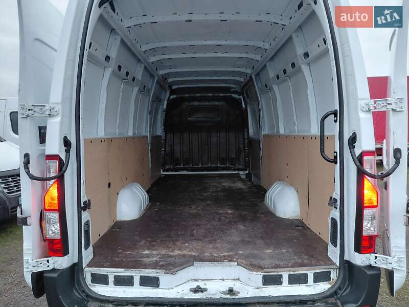 Вантажний фургон Renault Master 2023 в Івано-Франківську