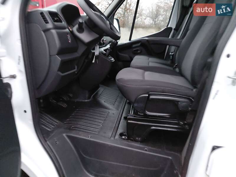 Вантажний фургон Renault Master 2023 в Івано-Франківську