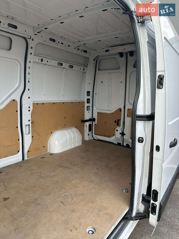 Вантажний фургон Renault Master 2020 в Долині