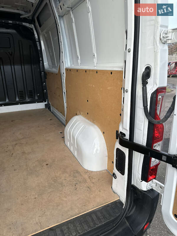 Вантажний фургон Renault Master 2020 в Долині