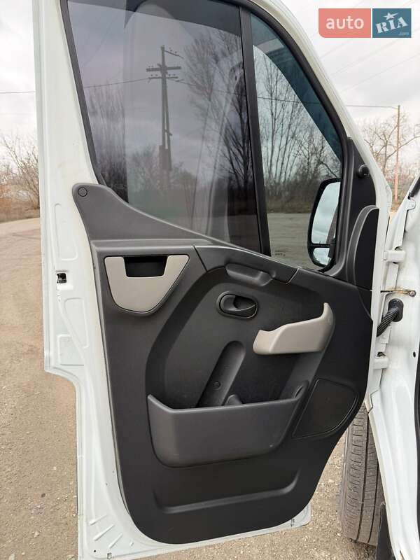 Эвакуатор Renault Master 2016 в Харькове