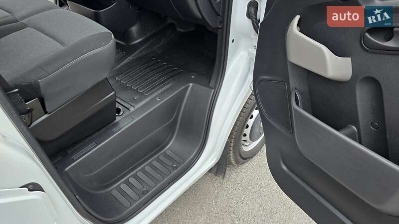 Вантажний фургон Renault Master 2018 в Житомирі