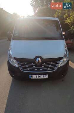 Вантажний фургон Renault Master 2015 в Полтаві