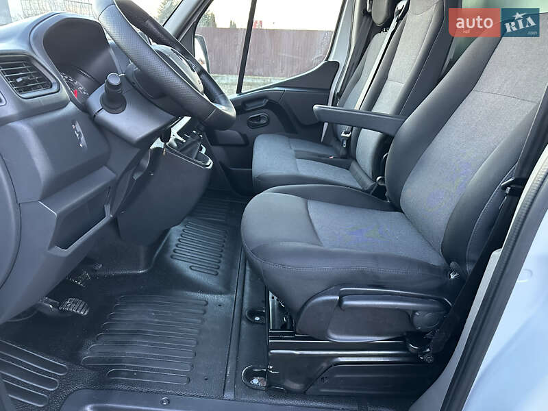 Грузовой фургон Renault Master 2023 в Львове