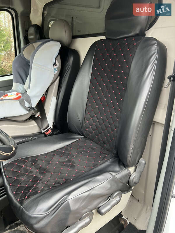 Вантажний фургон Renault Master 2002 в Рівному