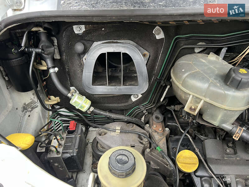 Вантажний фургон Renault Master 2002 в Рівному