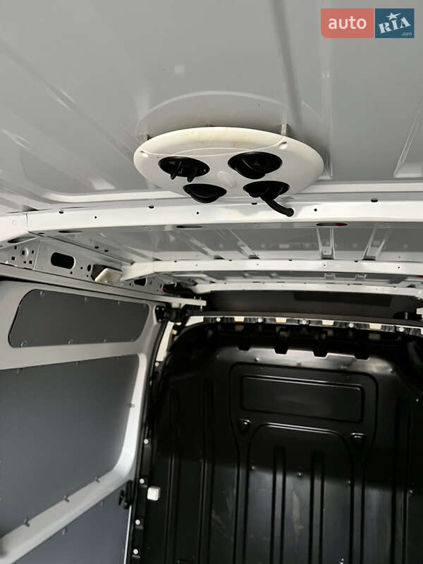 Микроавтобус Renault Master 2021 в Коростене