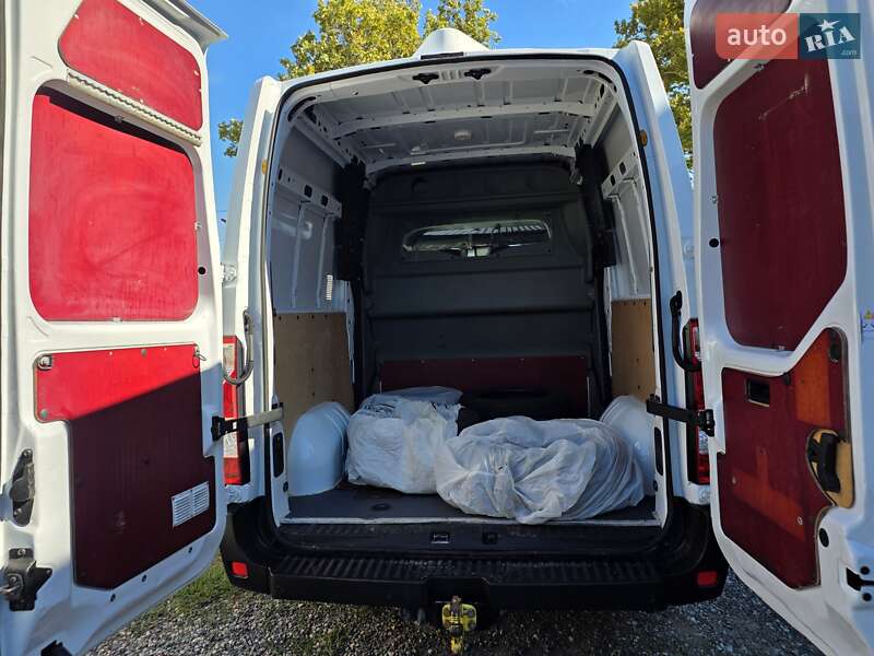 Вантажний фургон Renault Master 2017 в Одесі