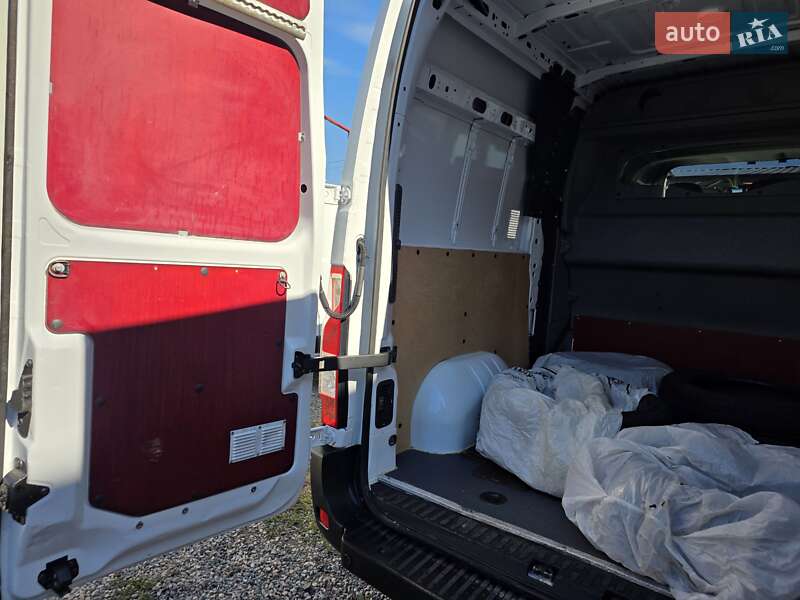 Вантажний фургон Renault Master 2017 в Одесі