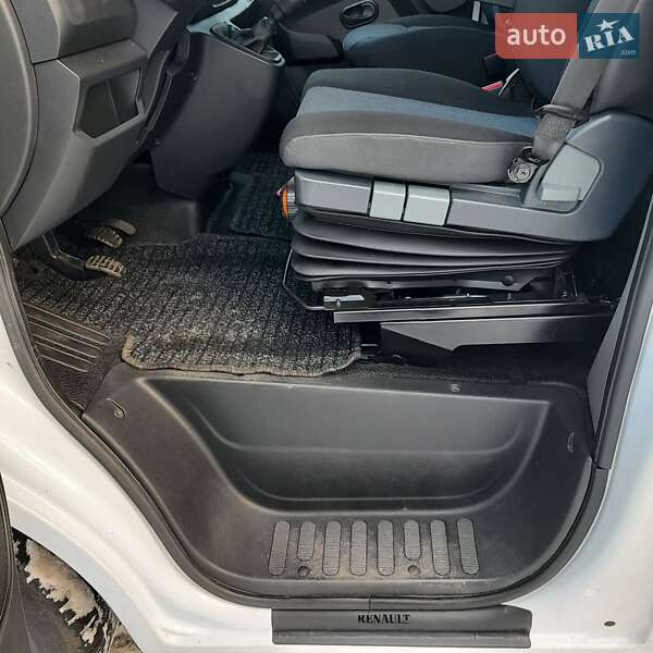 Вантажний фургон Renault Master 2022 в Полтаві