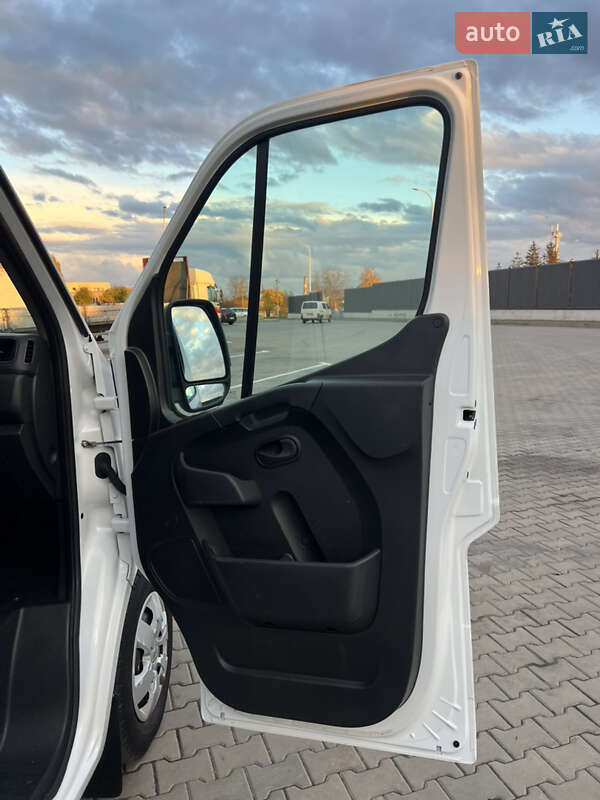 Грузовой фургон Renault Master 2021 в Луцке
