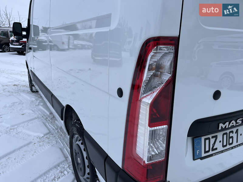 Грузовой фургон Renault Master 2016 в Дубно