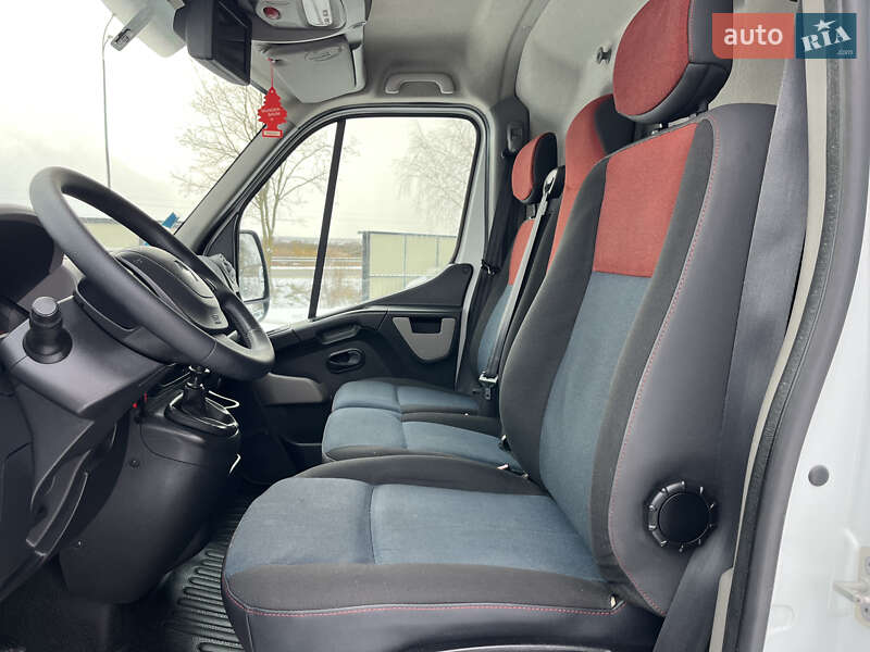 Грузовой фургон Renault Master 2016 в Дубно