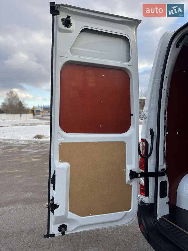 Грузовой фургон Renault Master 2017 в Дубно