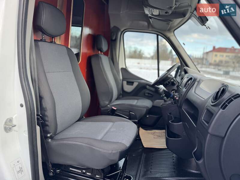 Грузовой фургон Renault Master 2017 в Дубно