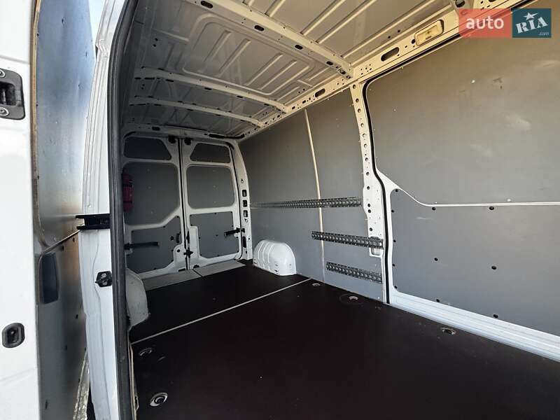 Вантажний фургон Renault Master 2020 в Львові