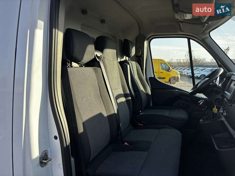 Вантажний фургон Renault Master 2020 в Львові