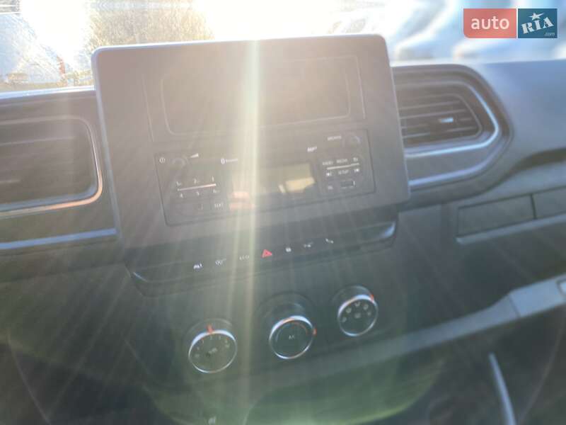 Грузовой фургон Renault Master 2021 в Хусте