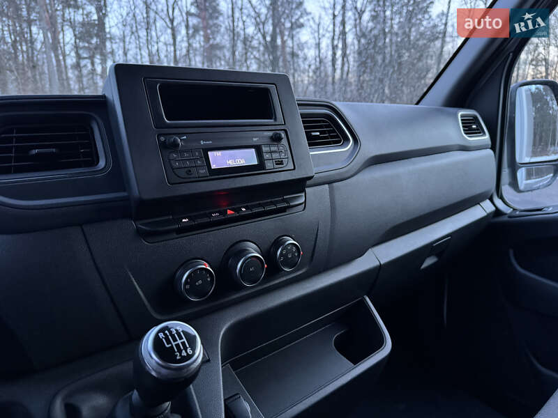 Вантажний фургон Renault Master 2022 в Ковелі