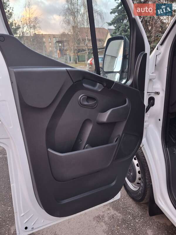 Вантажний фургон Renault Master 2021 в Дубні