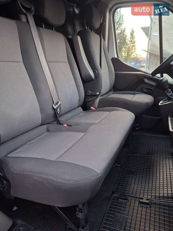 Вантажний фургон Renault Master 2021 в Дубні