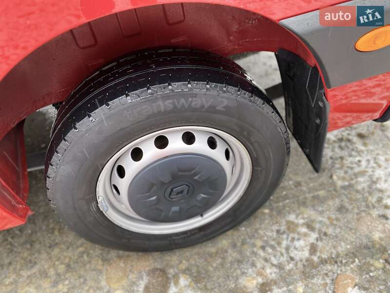 Грузовой фургон Renault Master 2024 в Хусте