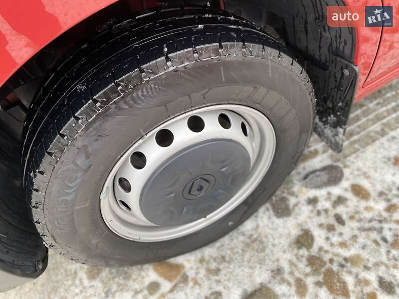 Грузовой фургон Renault Master 2024 в Хусте