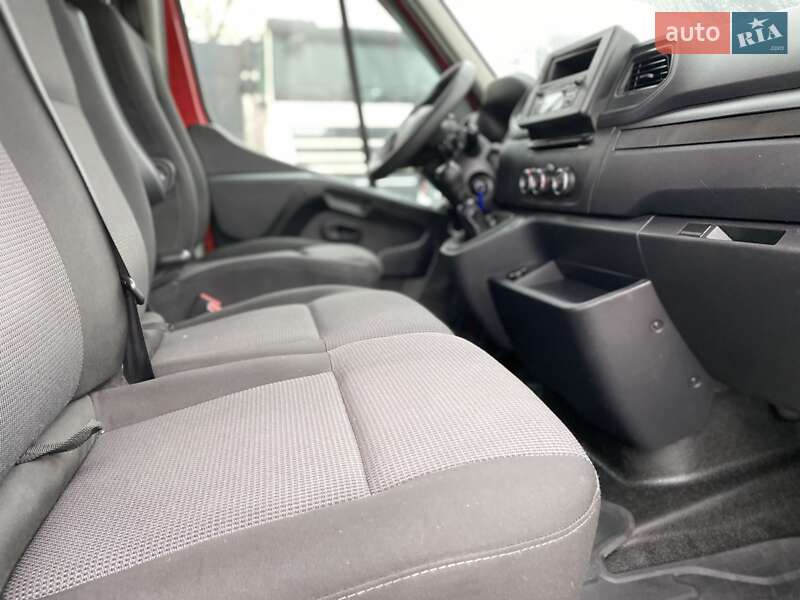 Грузовой фургон Renault Master 2024 в Хусте