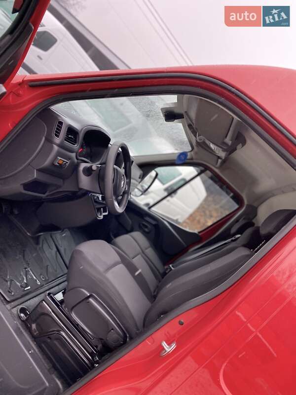 Грузовой фургон Renault Master 2024 в Хусте