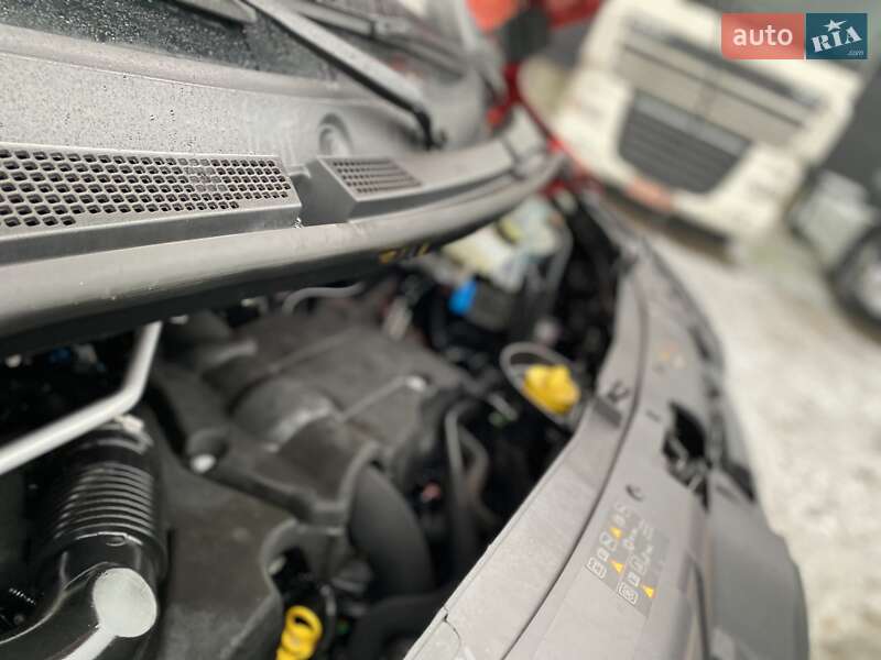 Грузовой фургон Renault Master 2024 в Хусте