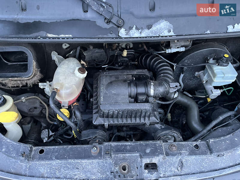 Грузовой фургон Renault Master 2008 в Дубно