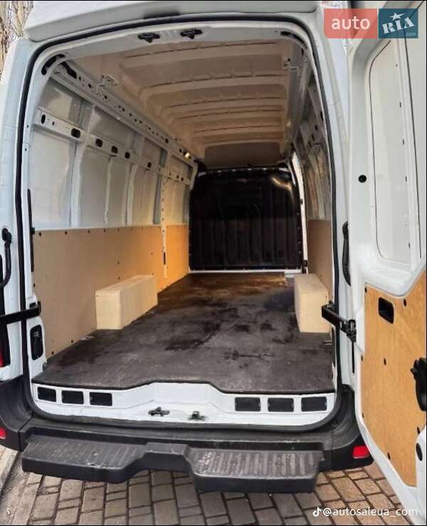 Мікроавтобус вантажний (до 3,5т) Renault Master 2017 в Одесі