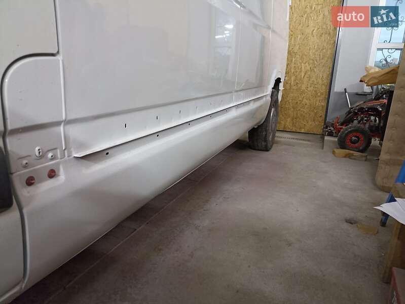 Грузовой фургон Renault Master 2010 в Умани