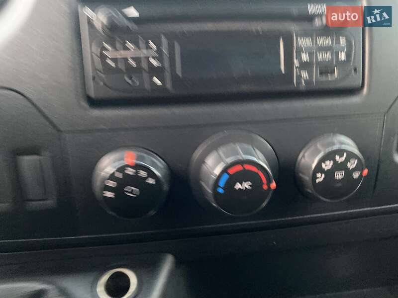 Грузовой фургон Renault Master 2018 в Хусте