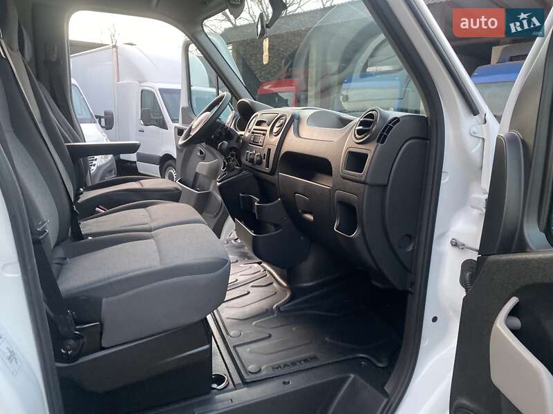 Грузовой фургон Renault Master 2018 в Хусте