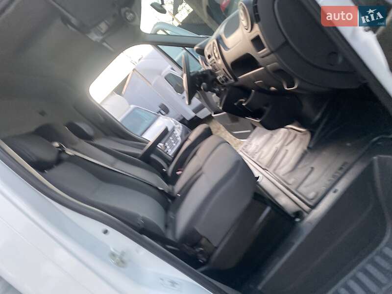 Грузовой фургон Renault Master 2018 в Хусте