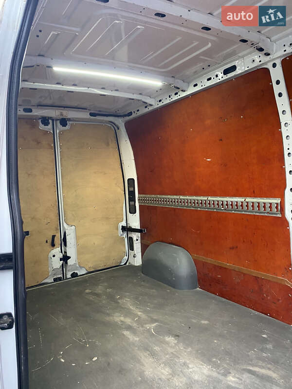 Грузовой фургон Renault Master 2016 в Славуте