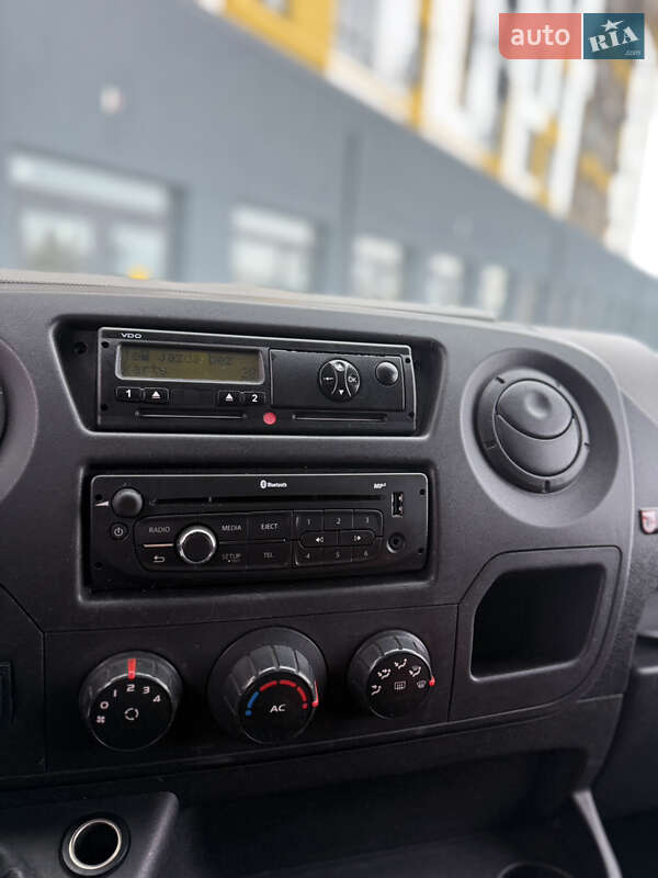Вантажопасажирський фургон Renault Master 2014 в Луцьку