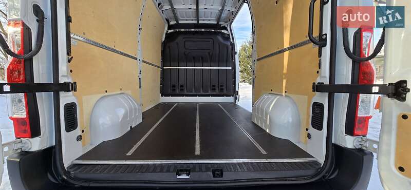 Вантажний фургон Renault Master 2022 в Житомирі