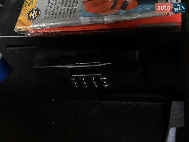 Автовоз Renault Master 2016 в Рівному